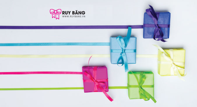 Banner ruy băng nhựa